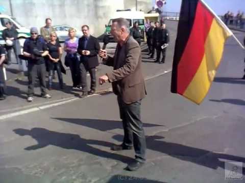 Remscheid 24.03.2012 - Protestkundgebung von PRO NRW gegen den Bau einer Moschee