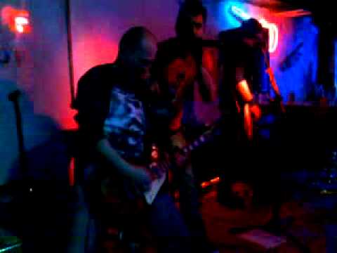 Nasko Kaskata zabiva zdravo v Bizarre