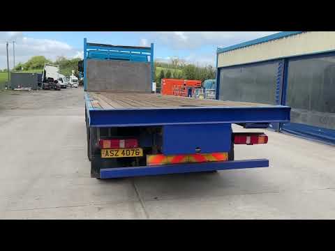 VOLVO FM300 EURO4 6X2 26 TON AUTOMATIC FLAT LORRY - Image 2