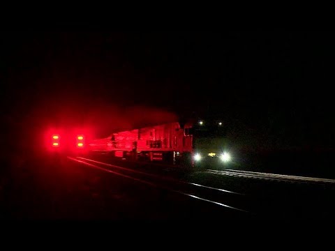 Pacific National Intermodal: MA5 at night - PoathTV Australian Trains & Railways 2017