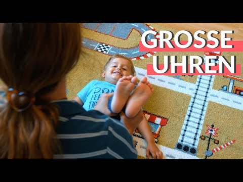 Big clocks make "tick tock" || Movement song