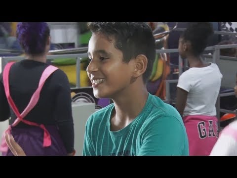 Voluntários presenteiam mais de 1200 crianças carentes em Rio Claro