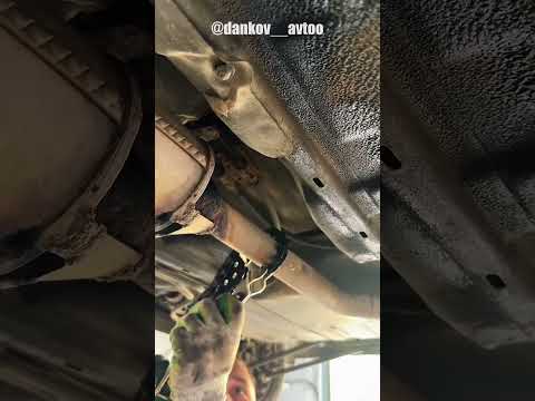 Автомастер решил проверить штуку которая обещает за считанные минуты ровно срезать выхлопную трубу
