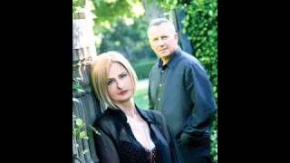 Julia Fordham and Paul Reiser &#39;Fine&#39;