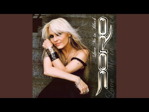 Videoclip de Love Me in Black (2020 Version) — Doro