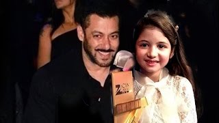 Download lagu CUTE Salman Khan & Harshali Malhotra At Zee Cine Awards 2016 mp3