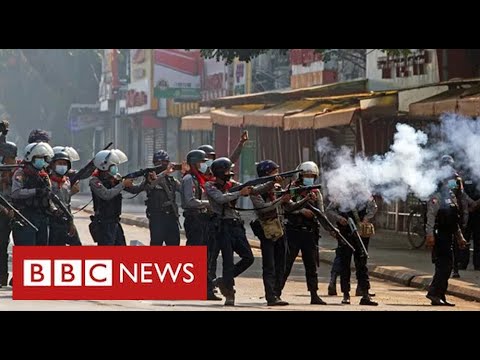 ミャンマーの陸軍、「少なくとも18人の平和的な抗議者」を射殺 - BBCニュース (Army in Myanmar shoot dead “at least 18 peaceful protesters”  - BBC News)