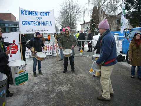 Protest-Mahnwache vor der Hauptversammlung 2012 der KWS Saat AG in Einbeck