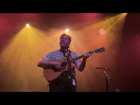 The Mary Wallopers - Building up and tearing England down (Live in Manchester)