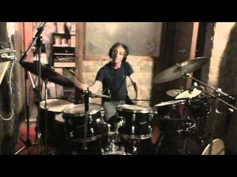 Fluido- CHRIS STASSINOPOULOS(drums) improvize in music of MICHAEL TRAVLOS