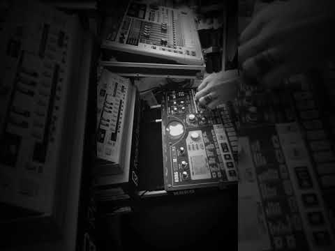 Acid techno live session #4 - Peppin03 // Korg EMX - roland boutique TB-03 - roland MC-808