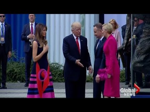 Donald Trump in handshake trouble... again - BBC News