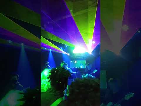 Pink Floyd cover band - Booyah - Breathe (Intro)