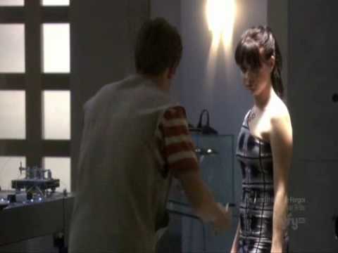 Zoe's avatar is dancing.  Caprica S01E04