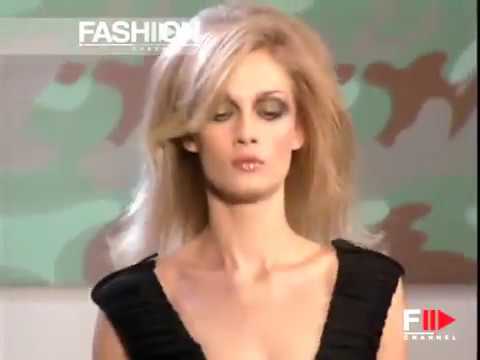 "Valentino" Spring Summer 2003 Paris 3 of 4 Pret a Porter Woman by FashionChannel