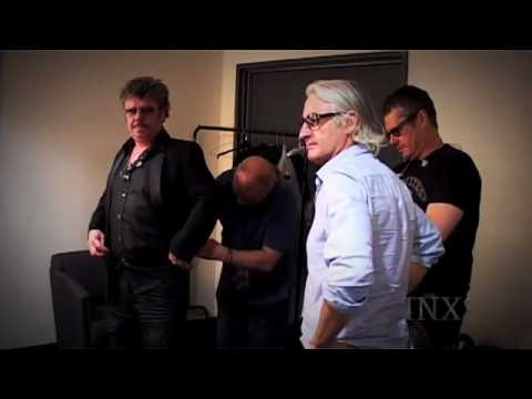 INXS join ROB THOMAS on stage in Sydney