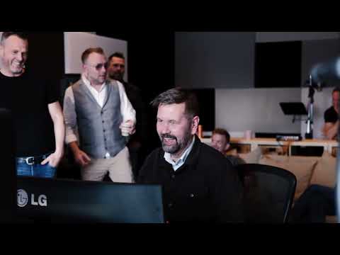 Ert'ekki farin? - Skítamórall ft. PLAY