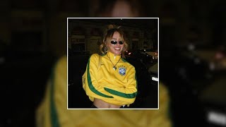 She’s That Girl ~ A y2k glow up songs for queens ~ 2000s vibe playlist