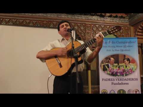 Alfredo Corales canta en cumpleaños Fundadores 2017