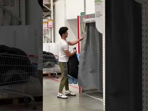 Left without pants😅