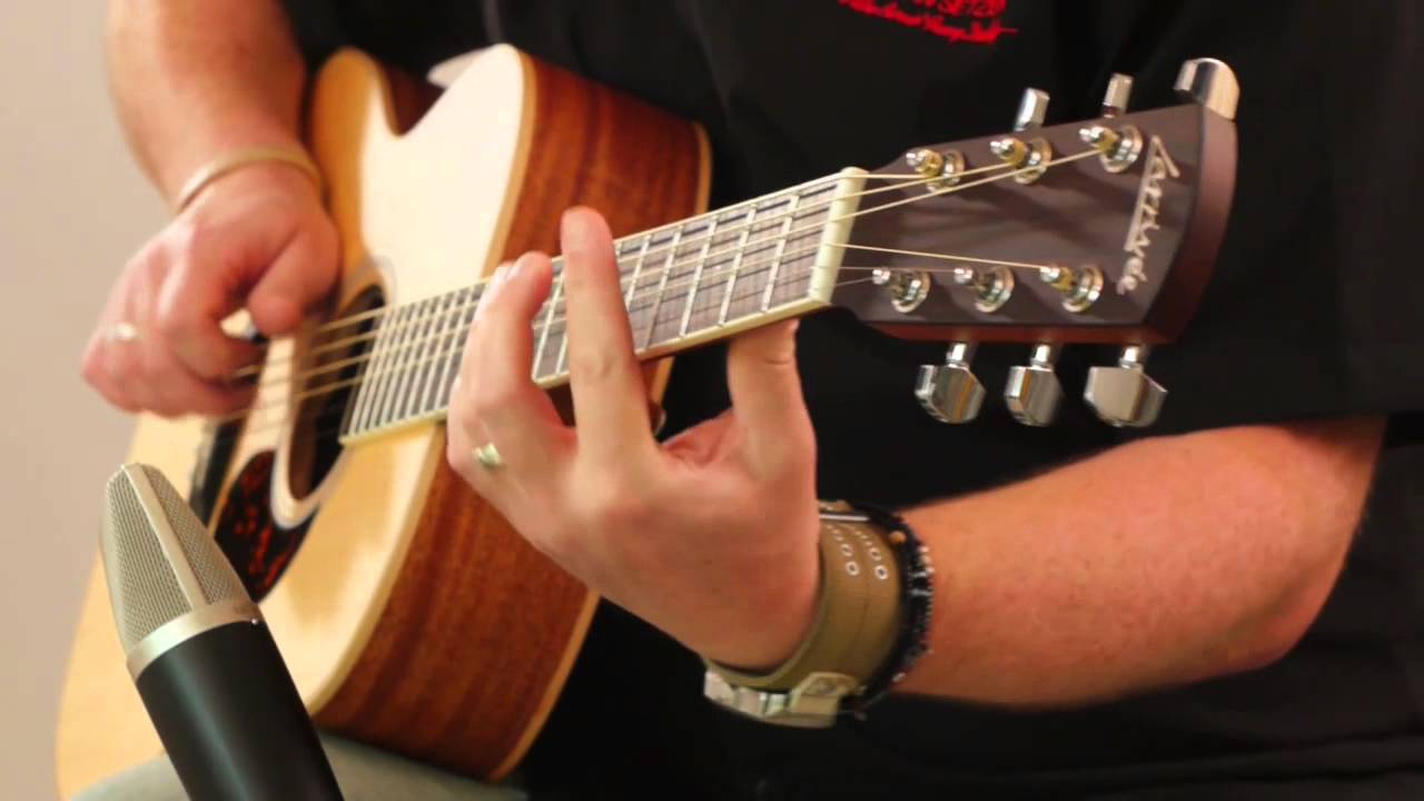 Larrivee OM-02E Video Demo Guitarist Magazine HD - YouTube