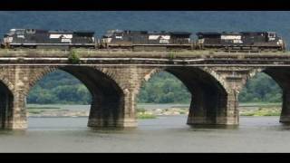 preview picture of video 'Norfolk Southern Over Rockville Bridge'