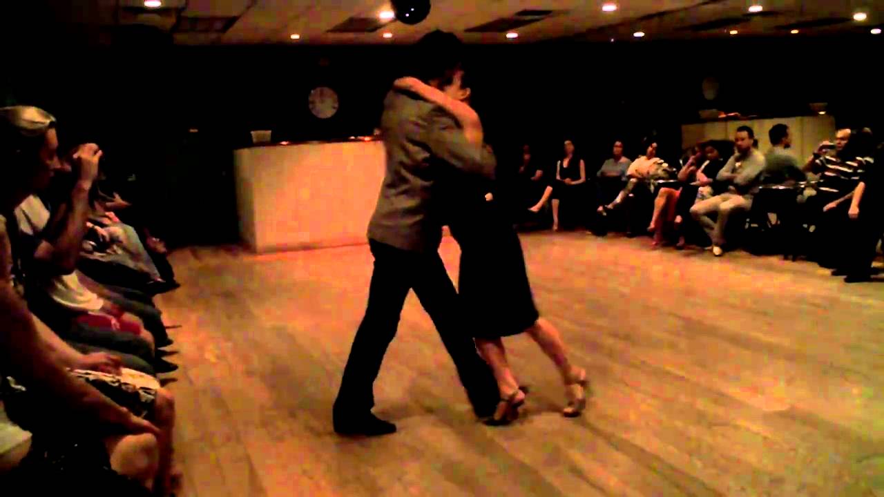 Argentine Tango: Julio Bassan & Luiza Paes (1)