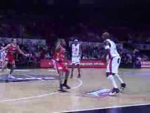 32 23-02-08 BCO-Charleroi - Opnieuw Ivory met een gewaagd af