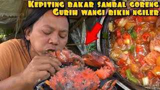 Download lagu Grilled Crab with Hot Fried Chili Sauce mp3