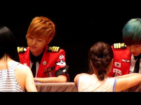 120804 Incheon Fansign - Hyoseok Mic