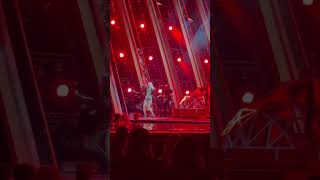 Carrie Underwood - CMA awards - Hate My Heart Live