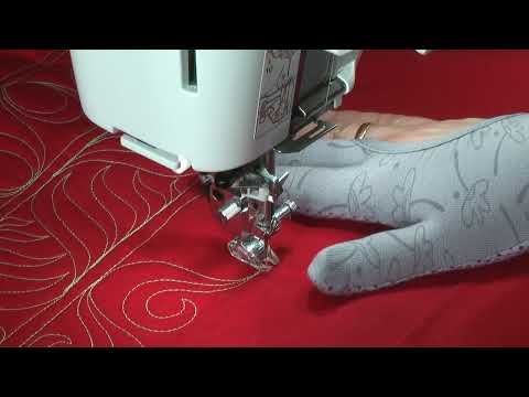 Free motion quilting: Continuous border design #3 "wave with single swirl", or sinus wave design #3