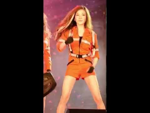 N' Neen Girlish cover SNSD - Cath Me If U can @ Esplanade Semi 150628