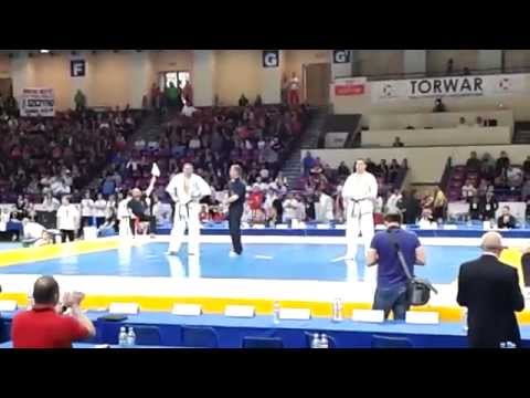 Mistrzostwa Europy Shinkyokushin 2015 Warszawa - Kryvonos Bogdan (aka) vs. Mazur Maciej (shiro)- KO