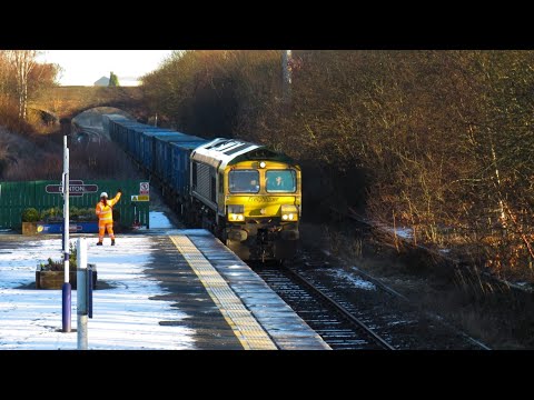 Freightliner Class 66 No. 66504 on 6F33 Bredbury - Runcorn Folly Lane @ Denton on 17.01.24 - HD