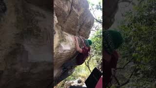 Video thumbnail of Deita e Rola, V6. Cocalzinho de Goiás