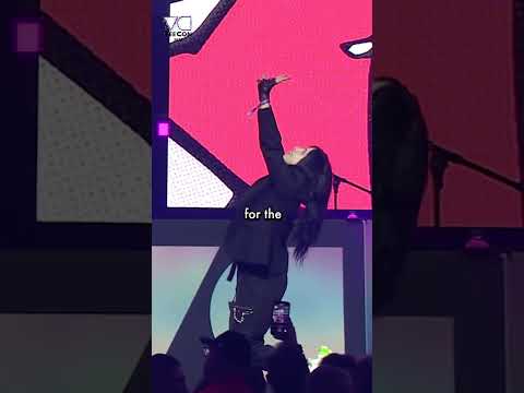 Salem Ilese Performs "Crypto Boy" Live at VeeCon 2022