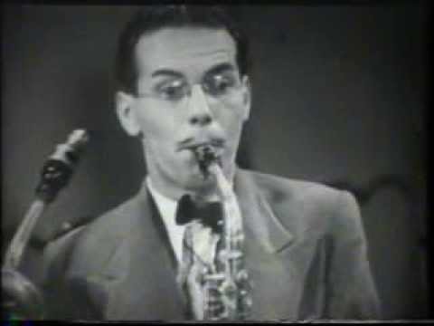 9.5mm Pathescope sound film - T.9558 "IT'S A RACQUET!" GB 1937 Ace Cinemagazine