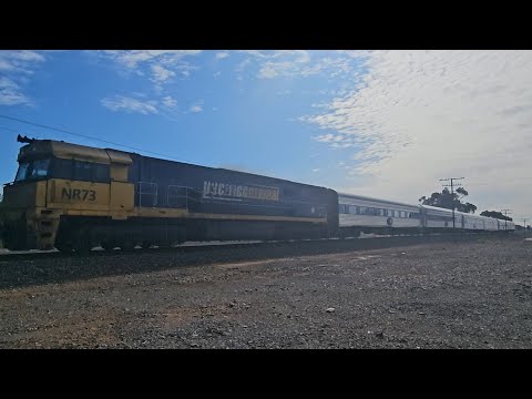 1AM8 up JBRE The Overland (NR73, 6V), Adelaide to Melbourne, 1355, 10/8/25, Pimpinio VIC 