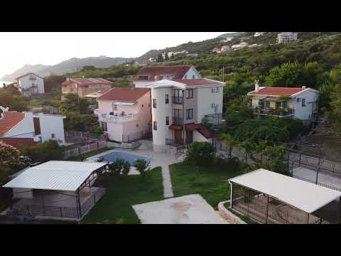 &Epsilon;&lambda;&epsilon;&upsilon;&theta;έ&rho;&omega;&sigma;&epsilon; &tau;&omicron; &mu;&upsilon;&alpha;&lambda;ό &sigma;&omicron;&upsilon;, ενοικιαζόμενα δωμάτια στο μέρος Dobre Vode, Montenegro - Video