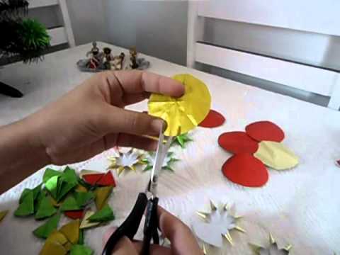 Veja as idéias: Bola com papel laminado: Aula de Natal Veja as idéias: Bola com papel laminado: Aula de Natal