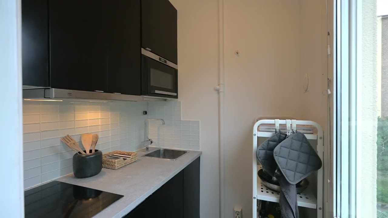 1 rum Lägenhet på Bildhuggarvägen 4 Gullmarsplan Stockholms kommun - video