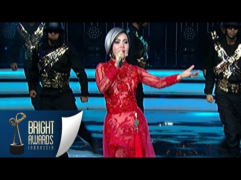 Syahrini 'Seperti Itu' Opening Bright Awards [Bright Awards] [08 Mar 2016]