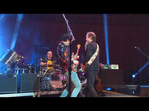 Yes Featuring Anderson Rabin and Wakeman - Roundabout