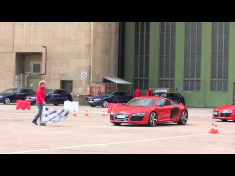 Audi R8 e-tron Beschleunigung / Acceleration Sound (e-sound by Audi)