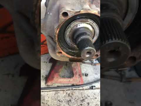 2006 F350 axle shaft removal