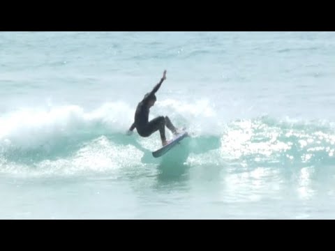 surf playa Doniños, Galicia.