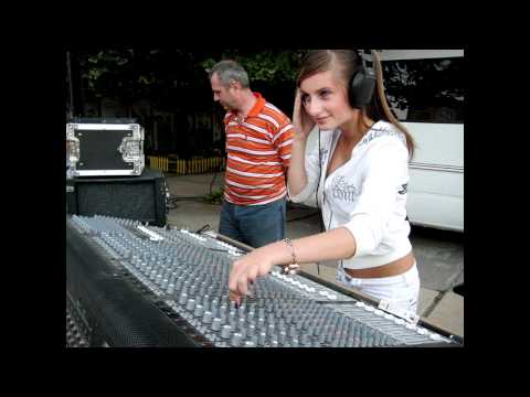 Julia Sandu - Show me love