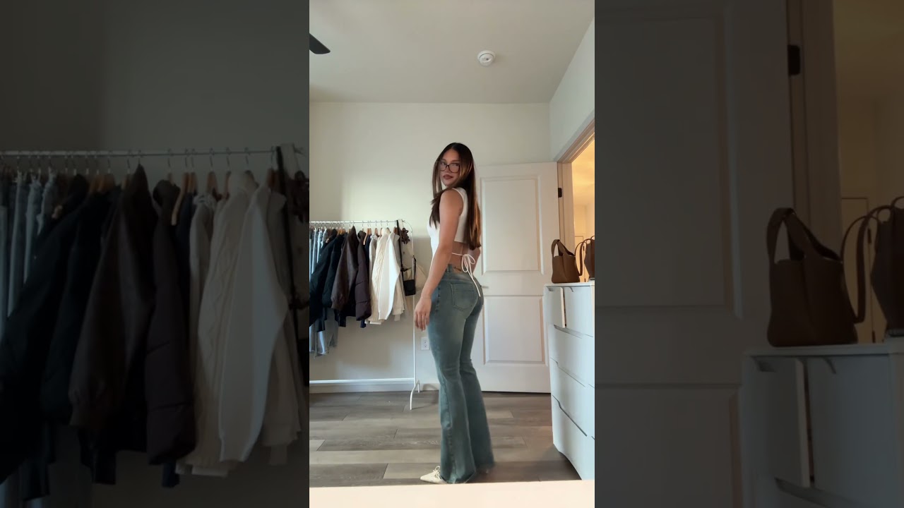 Flared jeans girl forever #ootdguide #outfitideas #dressootd #outfit #ootd #outfitconsira