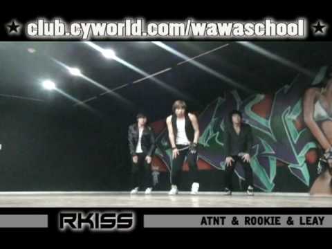 WAWA DANCE ACADEMY UKISS ROUND AND ROUND BINGEUL BINGEUL DANCE STEP